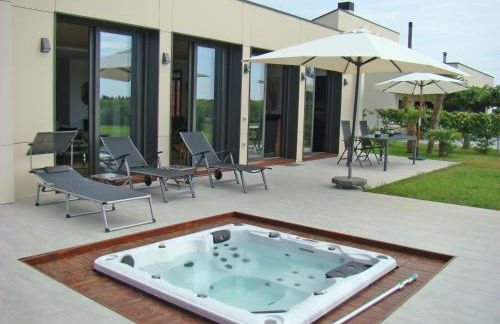 Villa en el campo cerca de la playa. - Foto 24