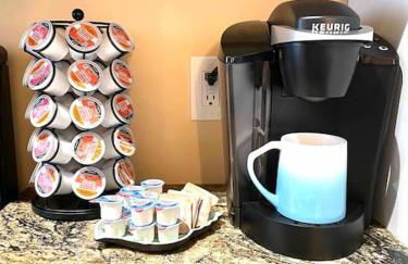 Beach gem! Hot Tub/EV/2bd/3.7mi beach/.5mi outlets - Foto 34