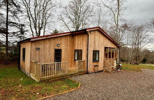 Breckland Lodge 2 with Hot Tub - Foto 24