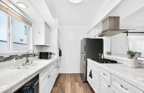 Prime Manhattan Beach 2BR Walk to Beach with Parking - Foto 4