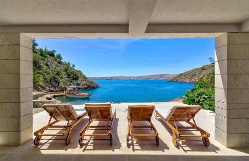 House Silence - Photo 46