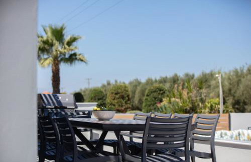 Sunnyside Villas, Just Steps to the Beach & Restaurants, By ThinkVilla - Photo 16