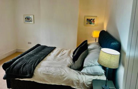 Large central 3 bedroom apartment superking 5 guests - free parking - Photo 11