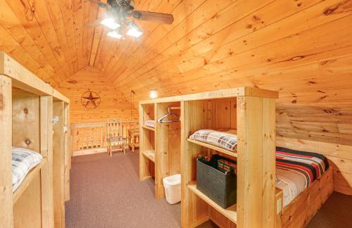 Fire Pit and Porch Warm and Woodsy Rothbury Escape! - Foto 21