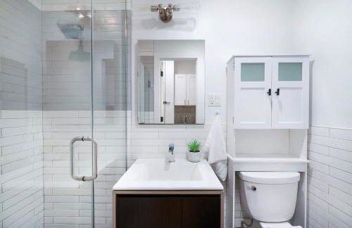 1290-8 New Renovated 2 Bedrooms in UES - Foto 18