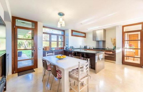 Villa de lujo con piscina, jacuzzi, jardín y terraza - Foto 21