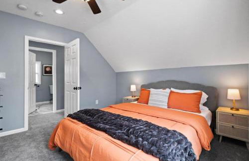 Hot Tub N64 Mins to Downtown Sleeps 8 - Foto 43