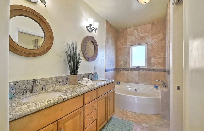 South Pacific Walk to Beach! - Foto 18