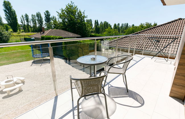 2 bedroom Apartment in Balatonszárszó with garden - Photo 17