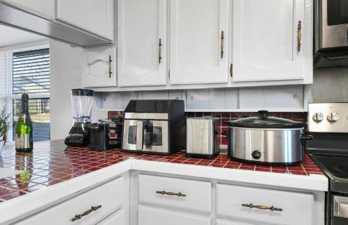 Diamond Waters near DFW & Stadium , Private Pool - Foto 41