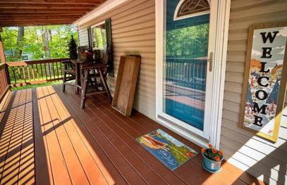 Bern's Summit Solitude: Stream-Front Serenity - Photo 1