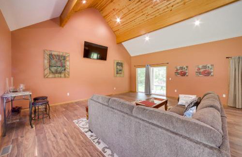 Spacious House on Half Acre Less Than 3 Mi to Beach! - Foto 5