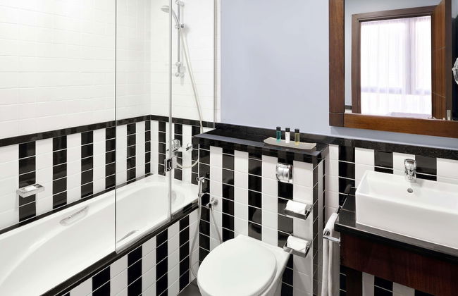 Movenpick Hotel Apartments Al Mamzar Dubai - Photo 19