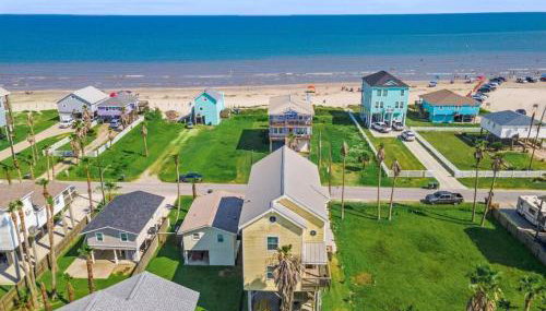 Beach House Located Steps from the Beach - Foto 3