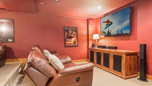 Outdoor Private Hot Tub, In Home Movie Theater, Luxurious Creekside Home - Foto 4