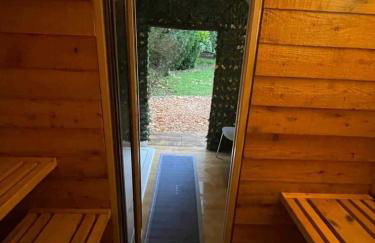 Large country house with garden, outdoor spa area & games room with Hot Tub and Fire Pit - Foto 19