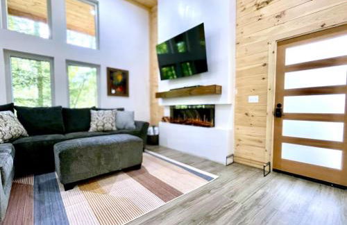 Modern Gem w/Spacious Deck, Swinging bed, Hot Tub - Foto 44