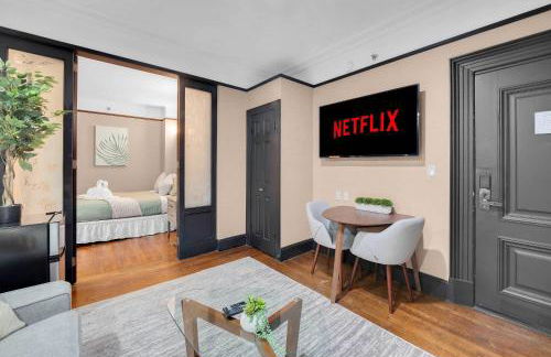 Stylish 1BR Apartment in the Heart of the City with Gym - Foto 13