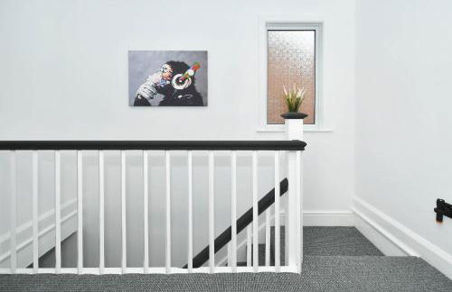 Moonlight House - sleeps 7, driveway, garden - Photo 33