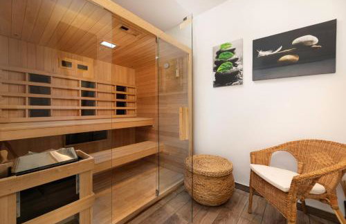 Villa Niko with heated pool, sauna and jacuzzi - Photo 54