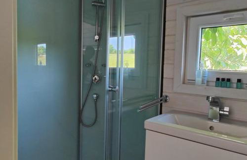 TinyHousebeiDresden in absoluter Alleinlage direkt am Naturteich große Terrasse Grill und Kaminofen Juni - September Mindestmietzeit 1 Woche Sa- Sa - Foto 6