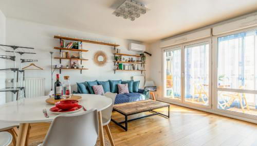 Transports, parking, A/C & equipped for long stays - Foto 3