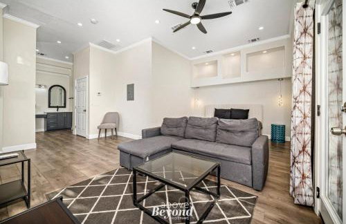 Sprawling Home w Rooftop Spot - Foto 43