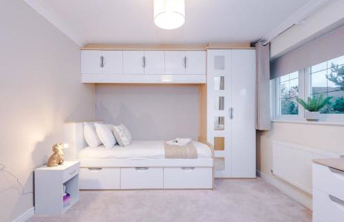 Kinship House by YourStays - Stunning Holiday Home in the Suburbs - Foto 31