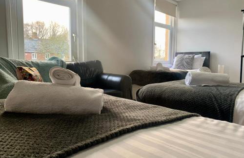 3 BDR Entire Home Sleeps Up to 5 Contractors & Families Long or Short Stay Free WiFi & Parking - Foto 16