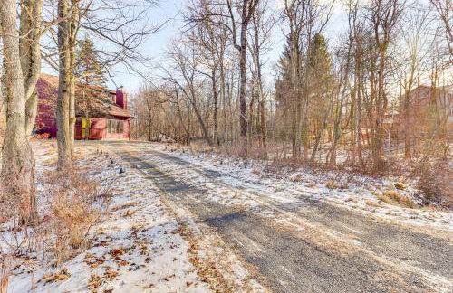Private Spa, Fire Pit and Deck Poconos Home! - Foto 33