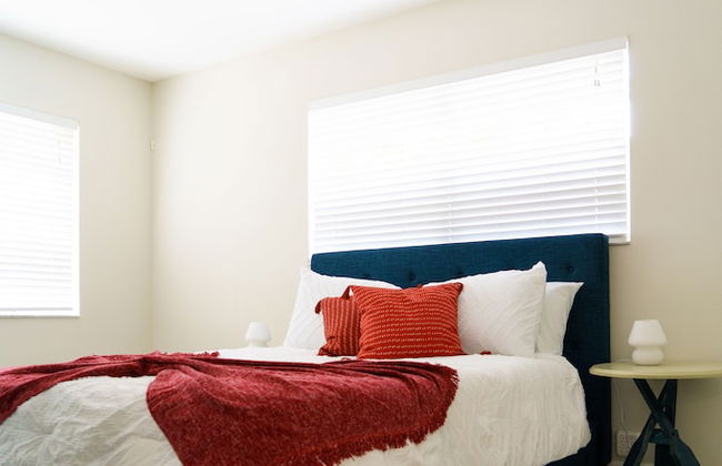 Modern Oasis - Photo 21