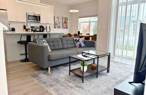 4BR Townhouse with Lake View & Parking - Sleeps 10 - WV rep 3 - Foto 15