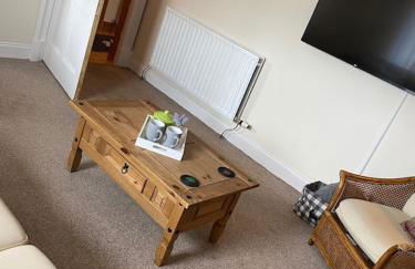 The Ramblers Rest - whole apartment - pet friendly - close to amenities and walks - Photo 5