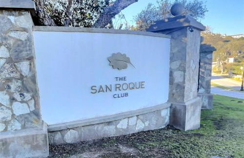 Experience Unrivalled Luxury at Emerald Greens Your Exclusive Retreat in the Heart of San Roque Club Resort - Foto 23