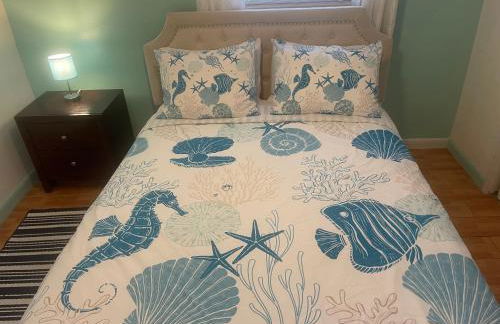 2BR Comfortable Downtown House Near Beach and More - Foto 24