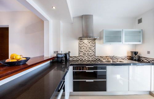 CoolHouses Algarve, Luz 2 bed elegant flat, private pool & garden, SPA facilities, Mar da Luz 19 - Foto 8