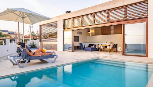 Lake House - Photo 2, sunbed