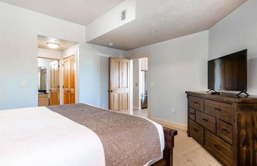 Crestview Condominiums by All Seasons Resort Lodging - Photo 146