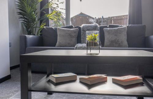 Modern 3 Bed House-Free Parking-by Holiday Homes - Foto 31