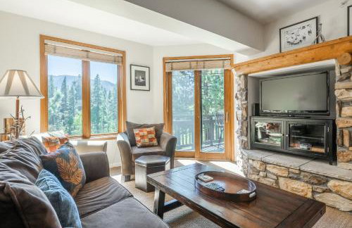 Mammoth Green #210 - Nearly Ski-in Ski-Out 2 Bedroom 2 Bath, Sleeps 6 on Golf Course - Photo 1