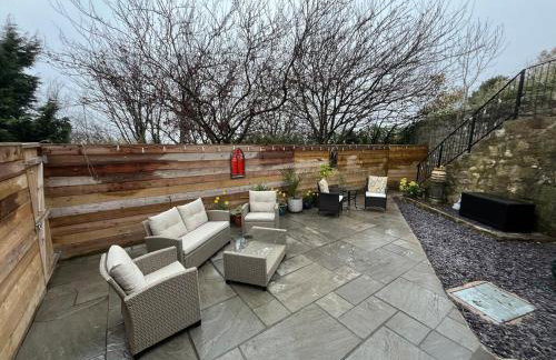 Private, Modern and Detached Garden Apartment - Photo 37