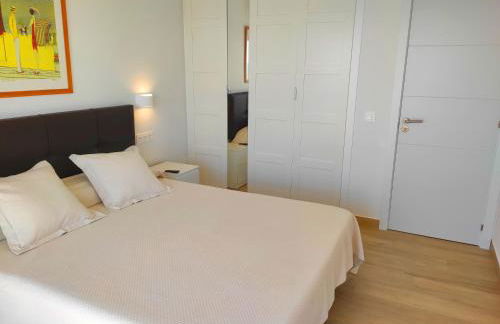 BEACHFRONT -- NEW LUXURY Apartment -- 1ª Linea Playa -- Fuengirola CITY CENTER -- Private PARKING -- Panoramic Sea Views -- - Photo 14