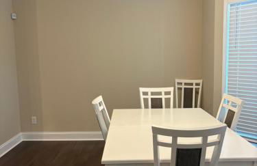 Peaceful 2BR 3BA Townhome - Foto 5