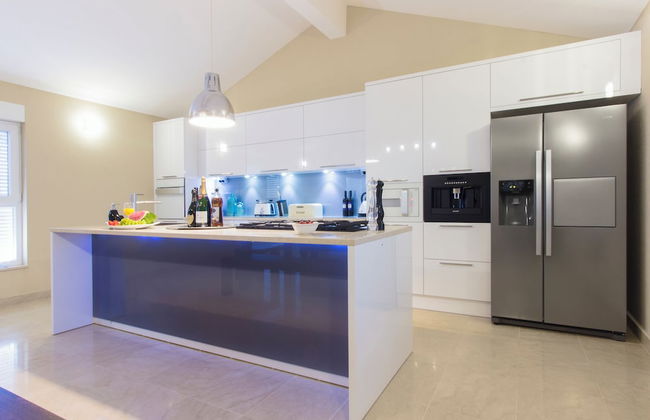 Luxury at Villa Cama - Your Dream Vacation Rental! - Foto 8