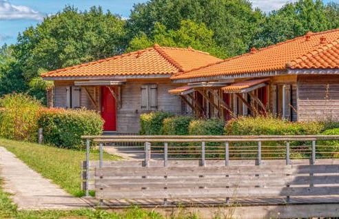 Gorgeous Apartment In Cassen With Swimming Pool - Foto 8