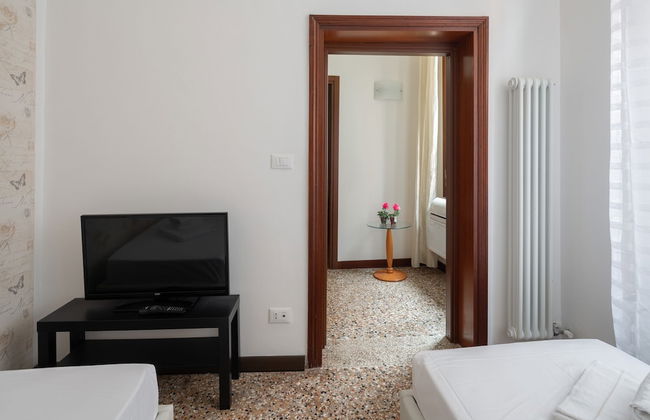 San Polo Canal View Apartments - Photo 27