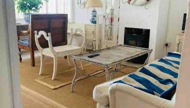 A unique, off-grid Eco Friendly Beach House. - Foto 4