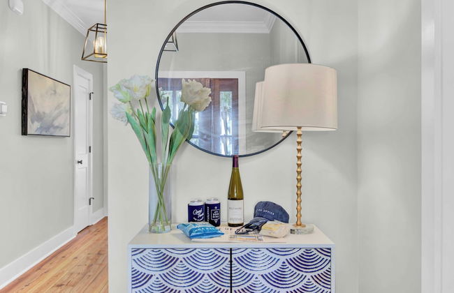 Southern Oasis by Avantstay 0.5mi Walk to the Beach, Pool, Patio, Large Yard - Photo 9