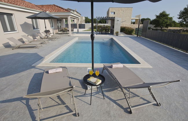 Villa in Kanfanar With Swimming Pool - Foto 13