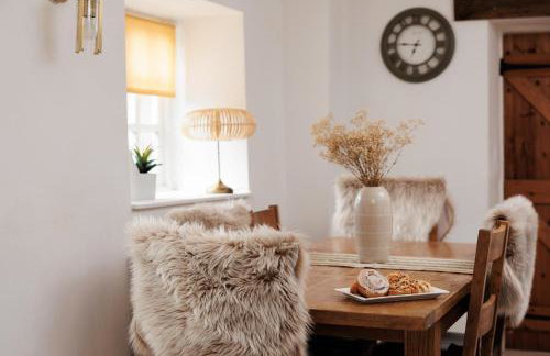 The Farmhouse with two hot tubs - Foto 27